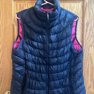 Women's Navy Puffer Vest